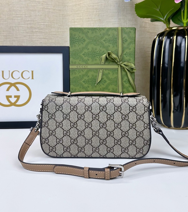 激安グッチバッグコピー内部構造